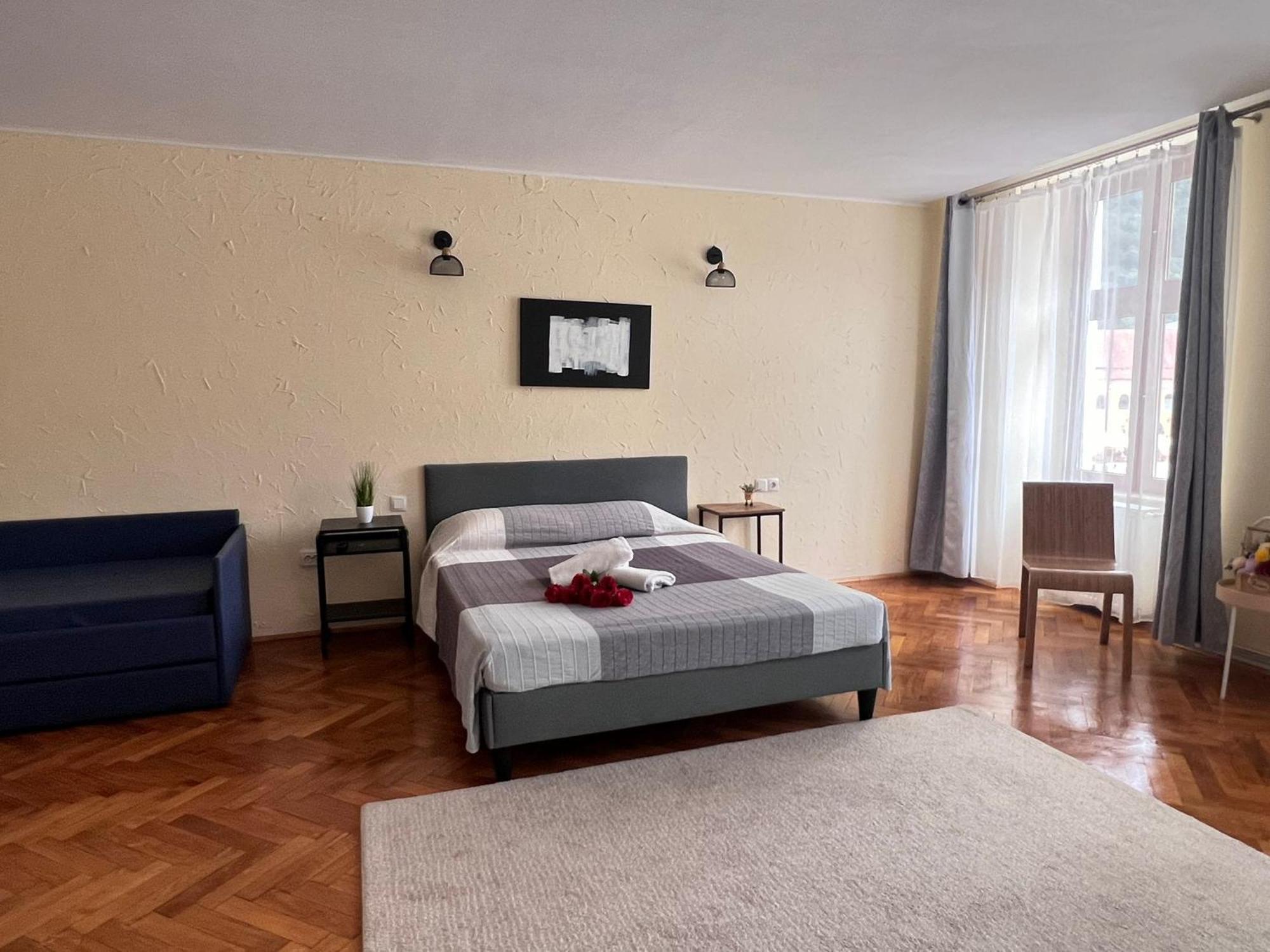Mrhost Central Брашов Экстерьер фото